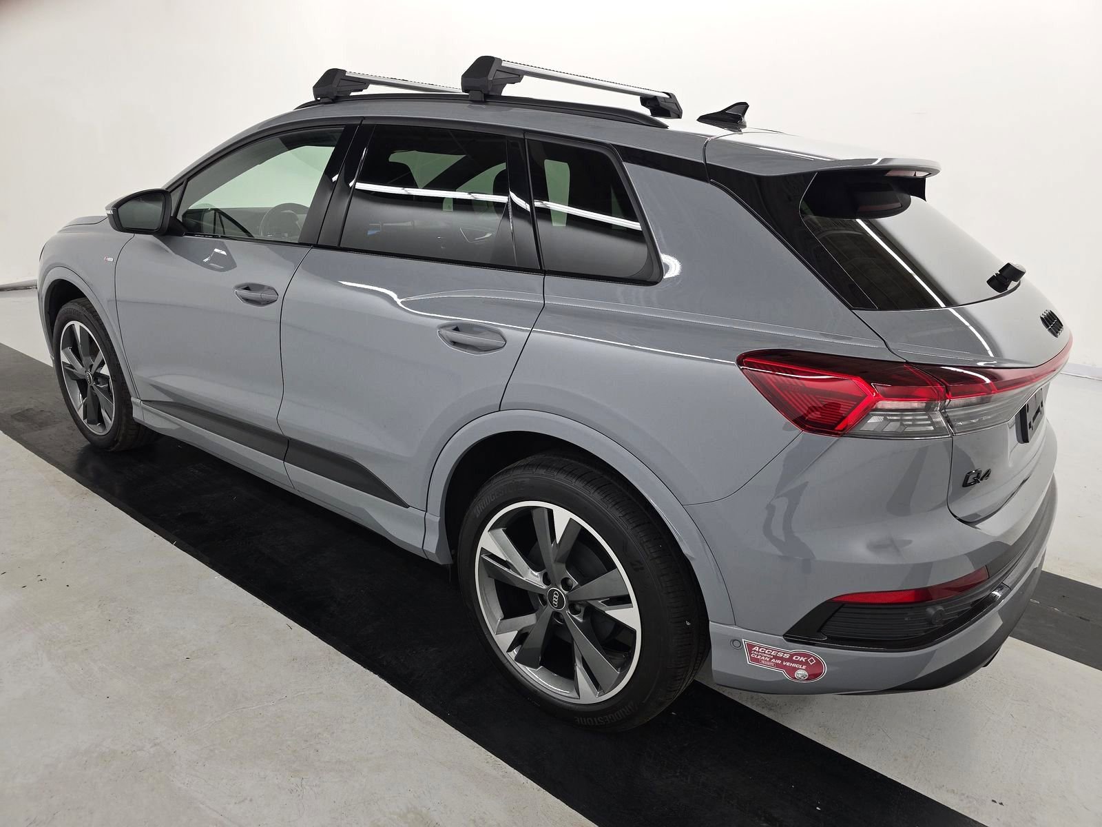 Used 2023 Audi Q4 e-tron Prestige AWD/4WD image 4