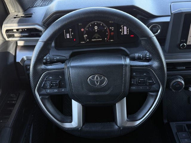 Used 2025 Toyota 4Runner SR5 AWD/4WD image 13