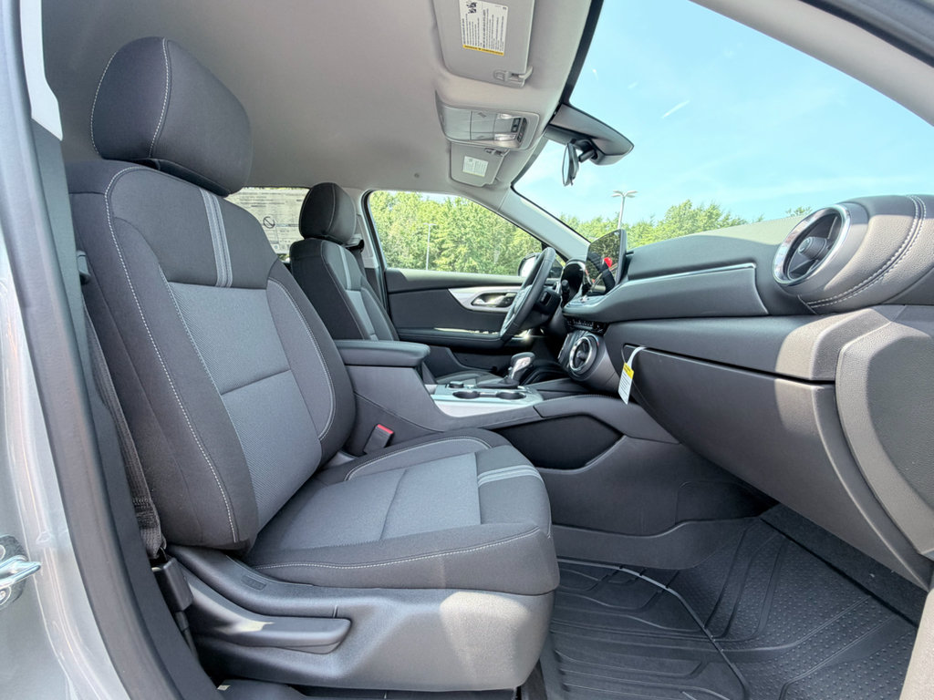 New 2026 Chevrolet Blazer LT w/ Midnight/Sport Edition FWD image 23
