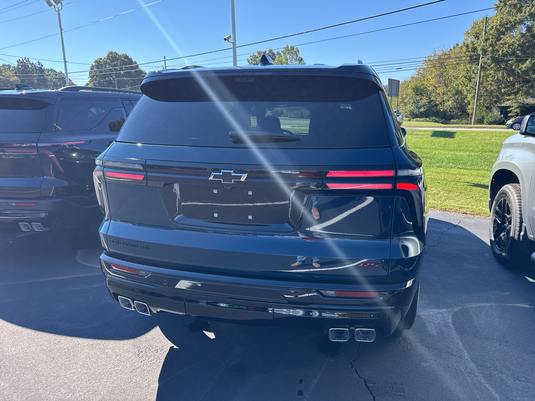 New 2027 Chevrolet Traverse RS w/ LPO, Floor Liner Package FWD image 5