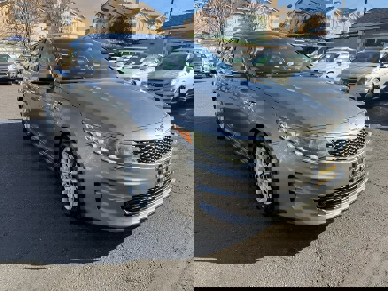 Used 2016 Kia Optima EX w/ Premium Package image 3