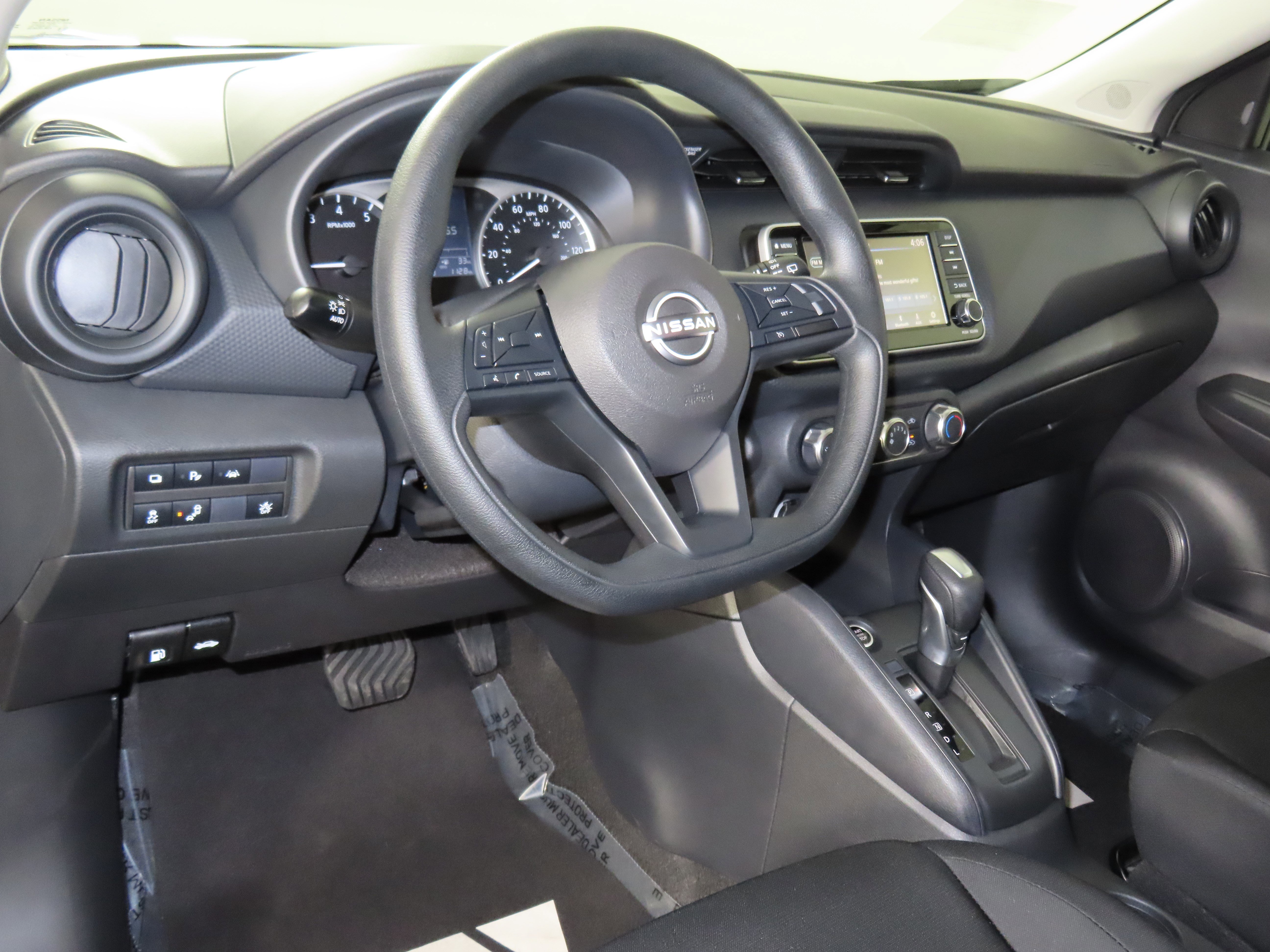 Certified 2025 Nissan Kicks Play S image 31