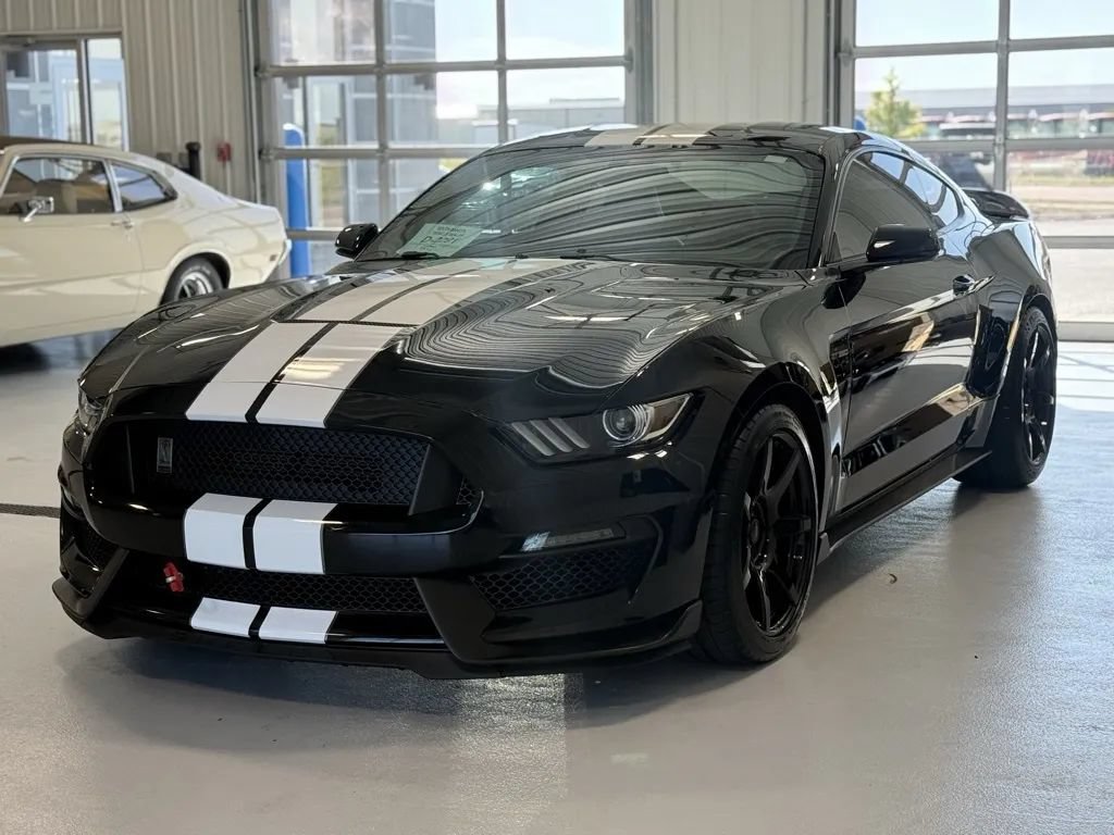 Used 2019 Ford Mustang Shelby GT350 w/ Technology Package RWD image 6
