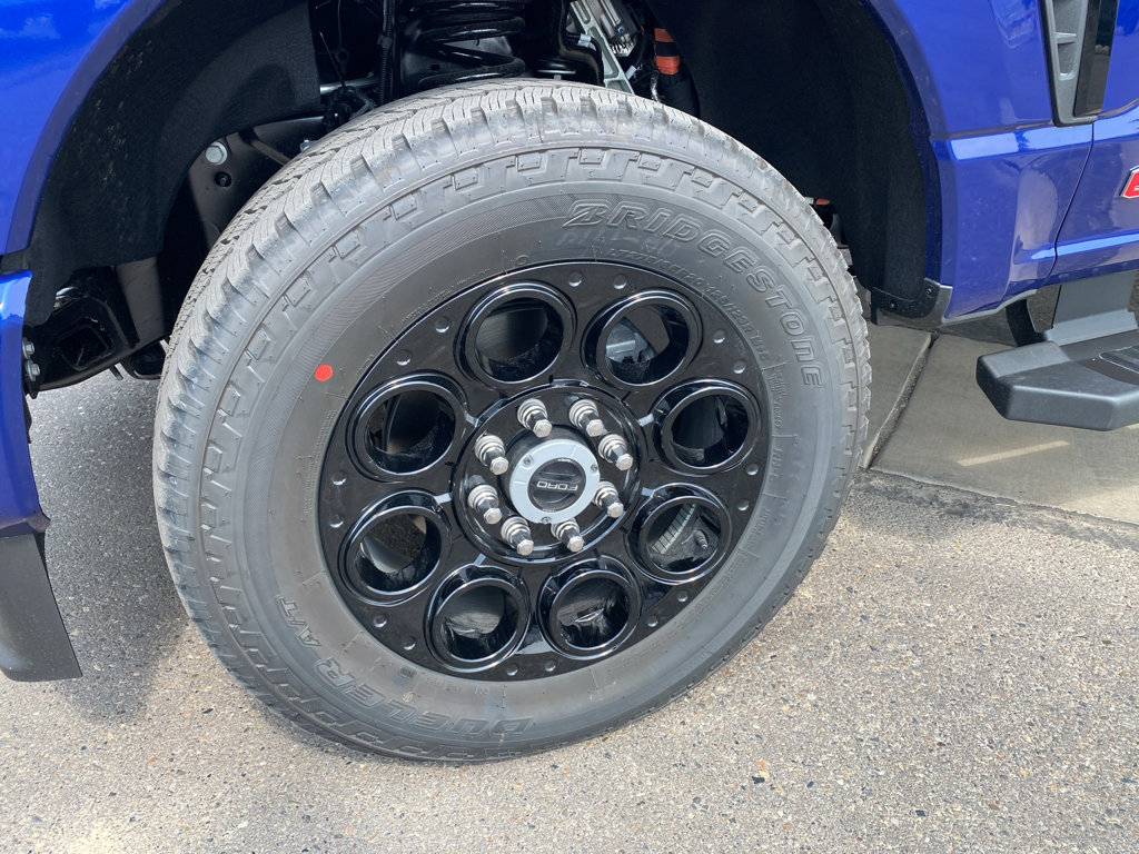 New 2026 Ford F250 4x4 Crew Cab Super Duty image 2