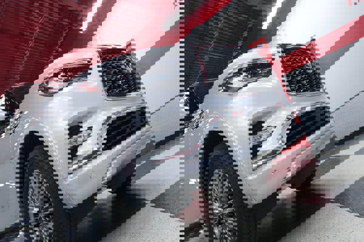 Used 2019 INFINITI QX80 Luxe w/ Proassist Package image 42