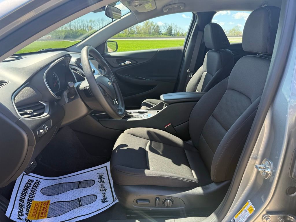Used 2024 Chevrolet Malibu LT image 28