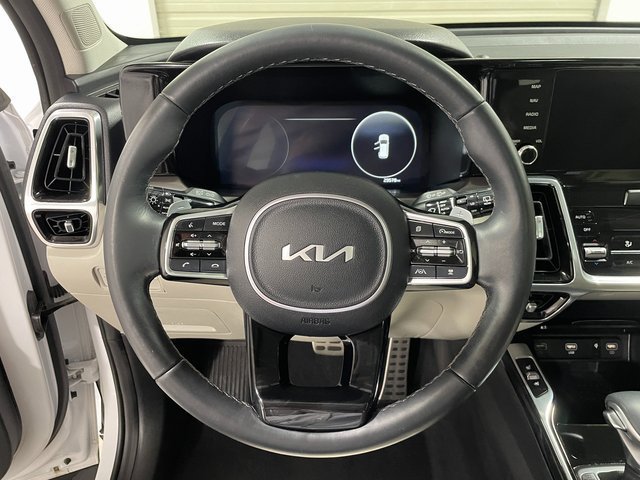 Used 2023 Kia Sorento SX AWD/4WD image 14
