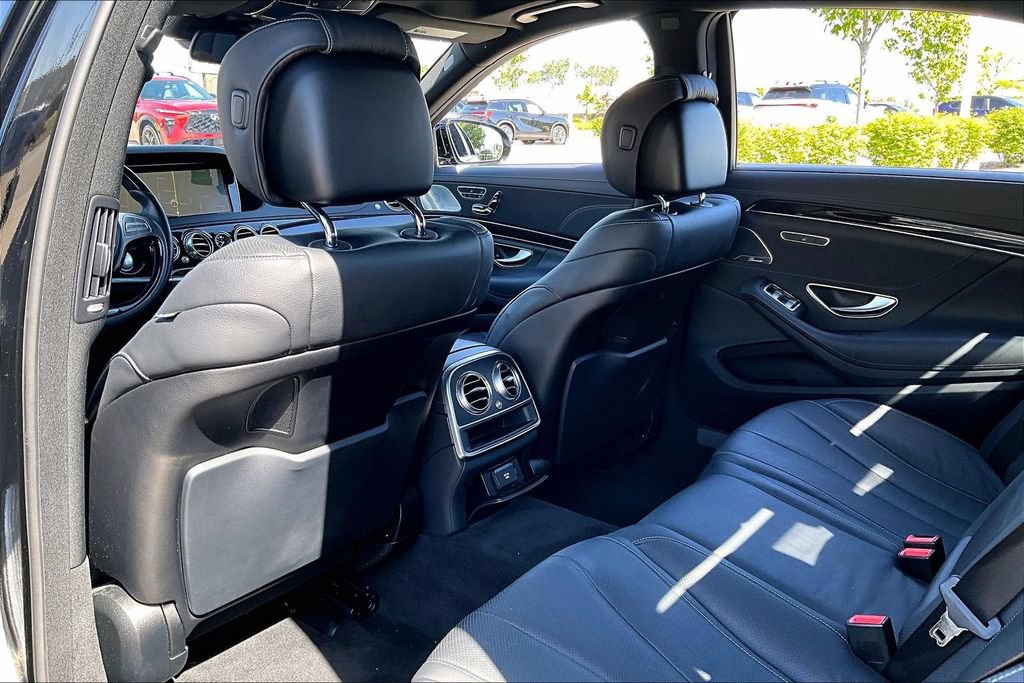 Used 2016 Mercedes-Benz S 550 4MATIC Sedan image 31