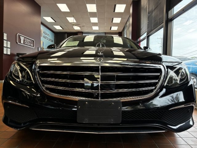 Used 2019 Mercedes-Benz E 300 4MATIC w/ Driver Assistance Package image 4