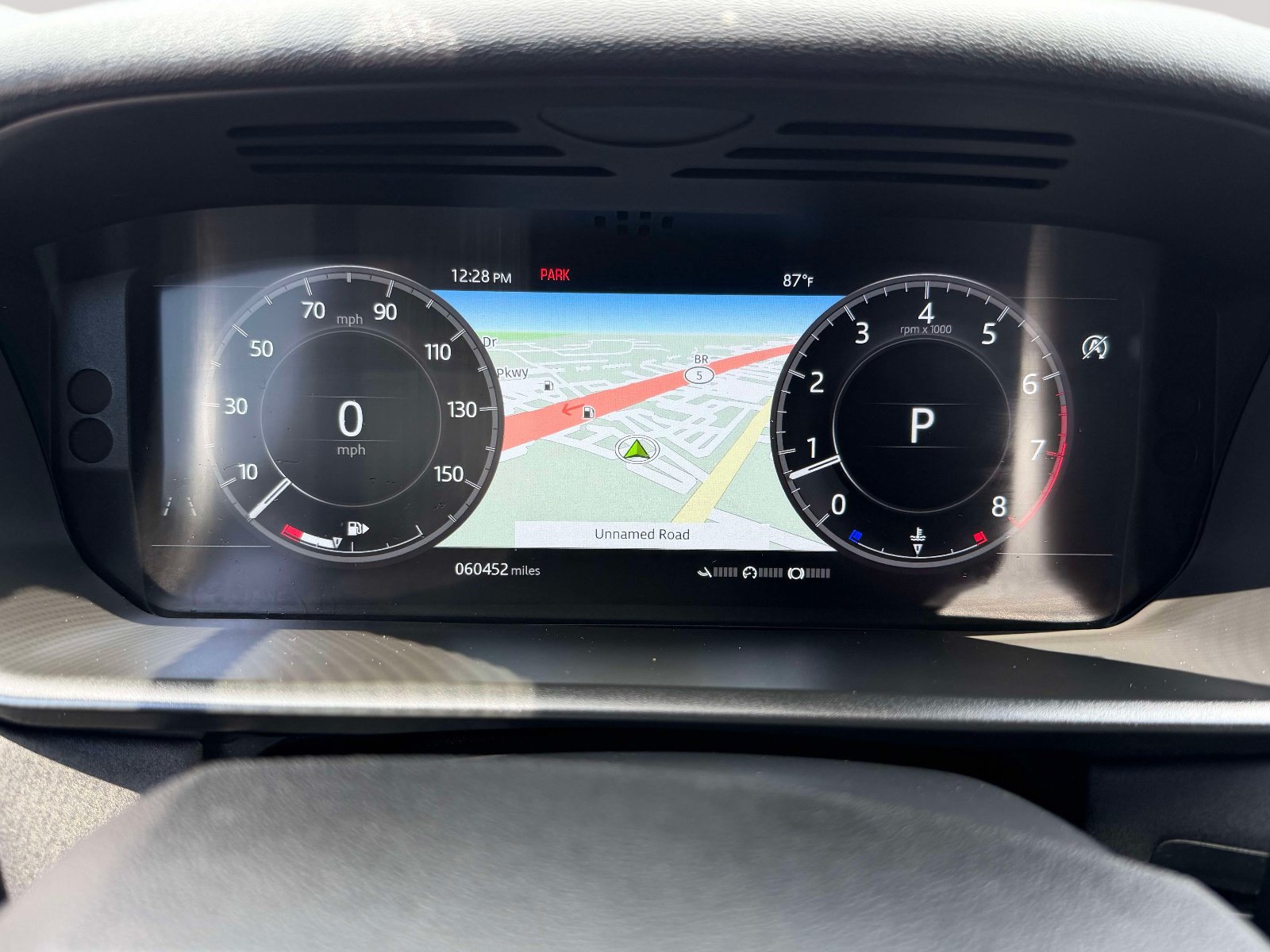 Used 2020 Land Rover Discovery Landmark AWD/4WD image 17