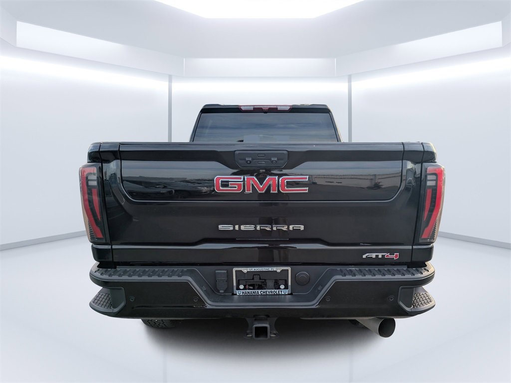 Used 2024 GMC Sierra 2500 AT4 image 4