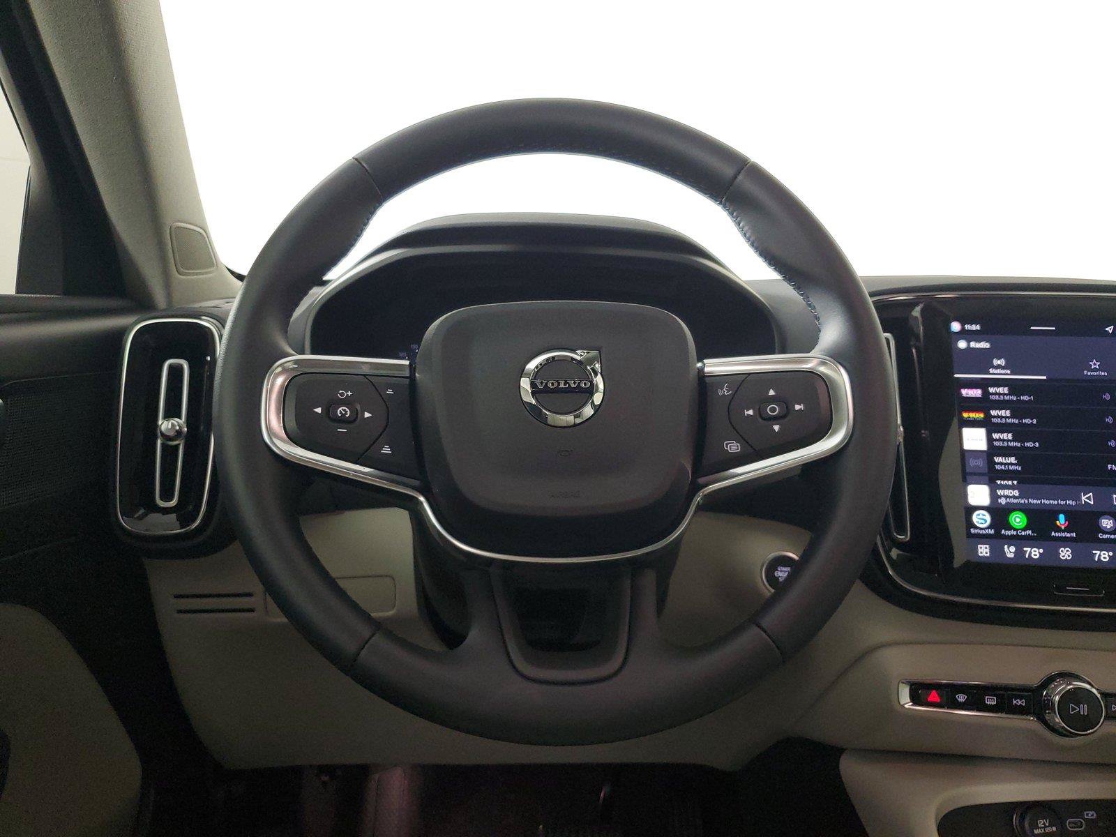 Used 2026 Volvo XC40 B5 Plus w/ Protection Package Premier AWD/4WD image 16