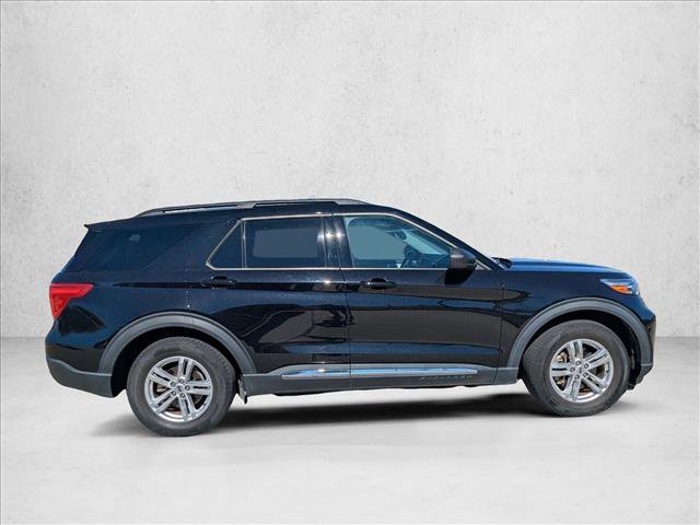 Used 2023 Ford Explorer XLT w/ Equipment Group 202A image 4