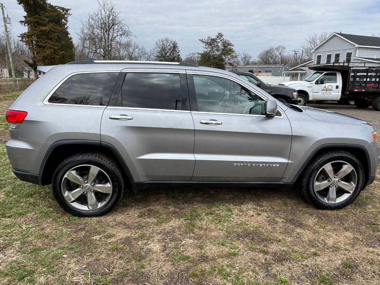 Used 2014 Jeep Grand Cherokee Limited image 4