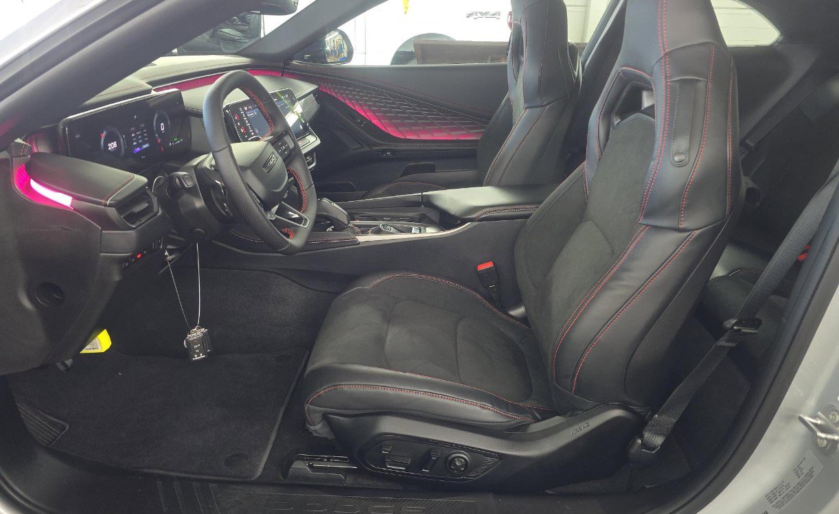 Used 2024 Dodge Charger Daytona Scat Pack w/ Plus Group AWD/4WD image 7