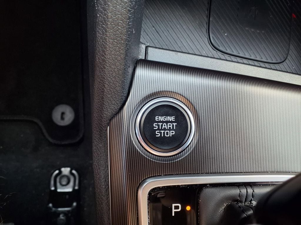 Used 2026 Kia Sportage EX FWD image 14