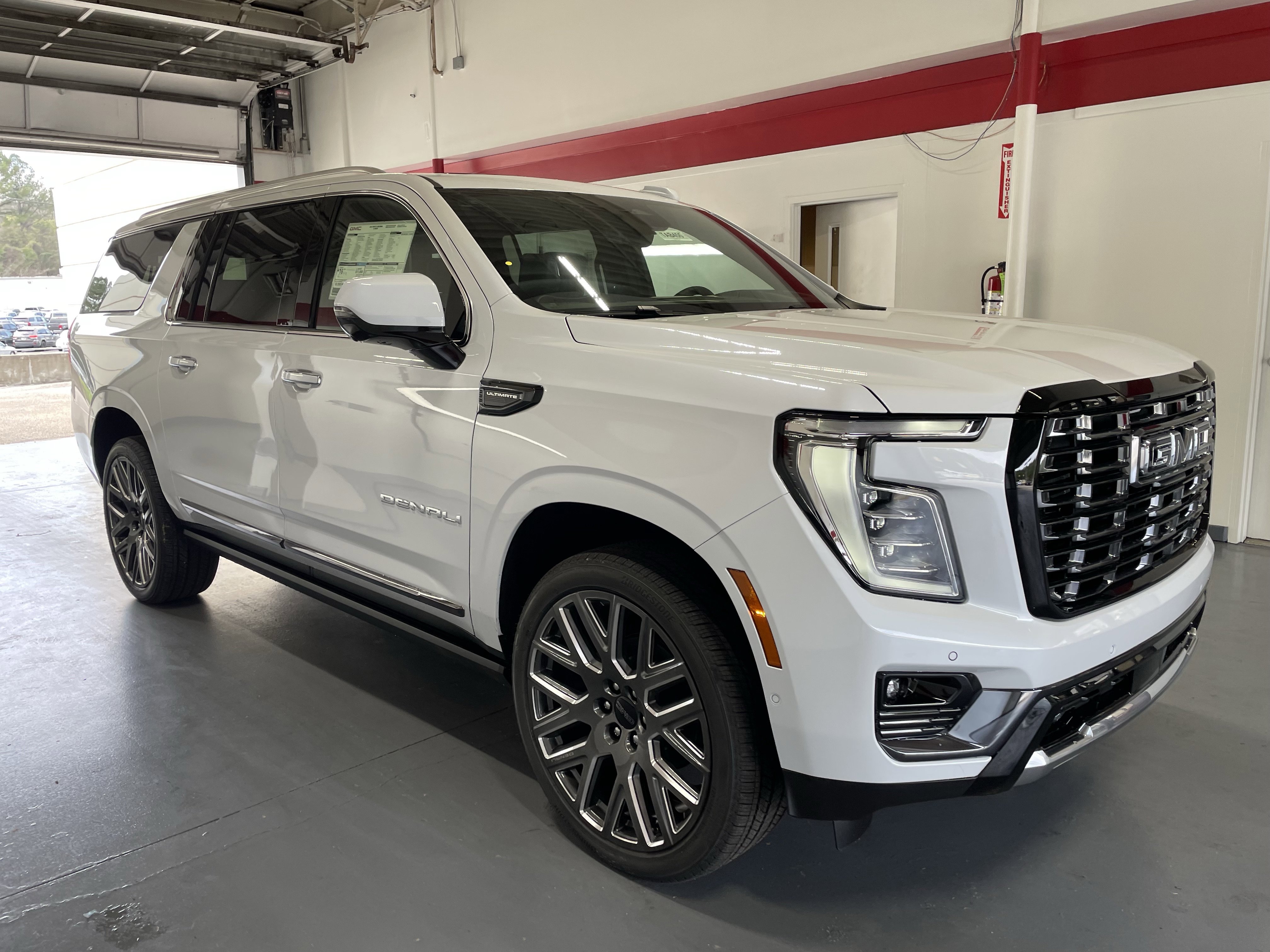 New 2026 GMC Yukon XL Denali Ultimate w/ LPO, Floor Liner Package image 3