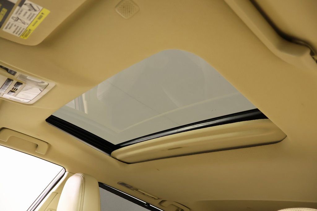 Used 2019 Toyota Highlander XLE image 16