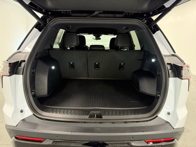 New 2026 Chevrolet Equinox RS w/ LPO, Floor Liner Package image 8