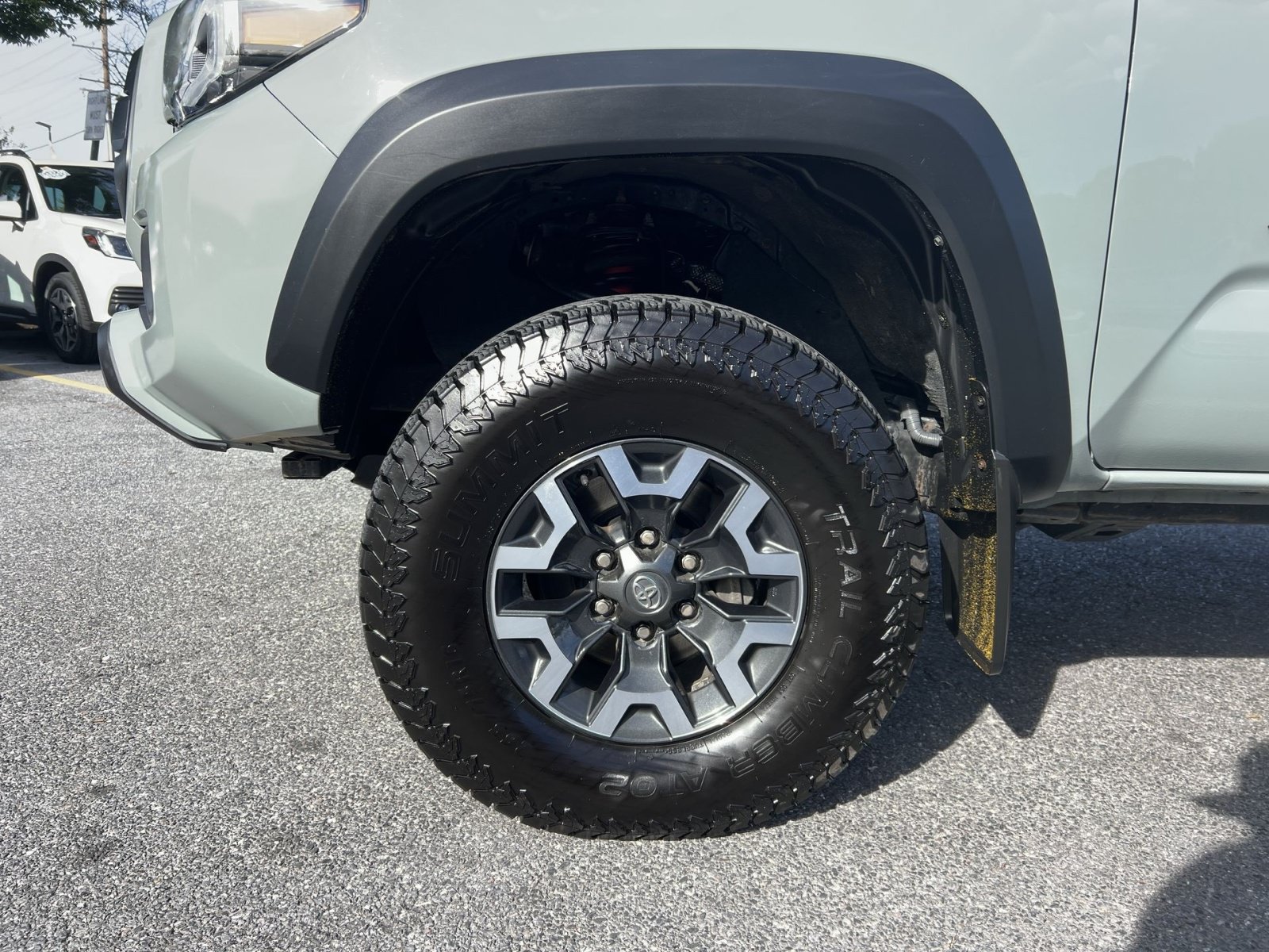 Used 2022 Toyota Tacoma TRD Off-Road w/ Technology Package AWD/4WD image 12