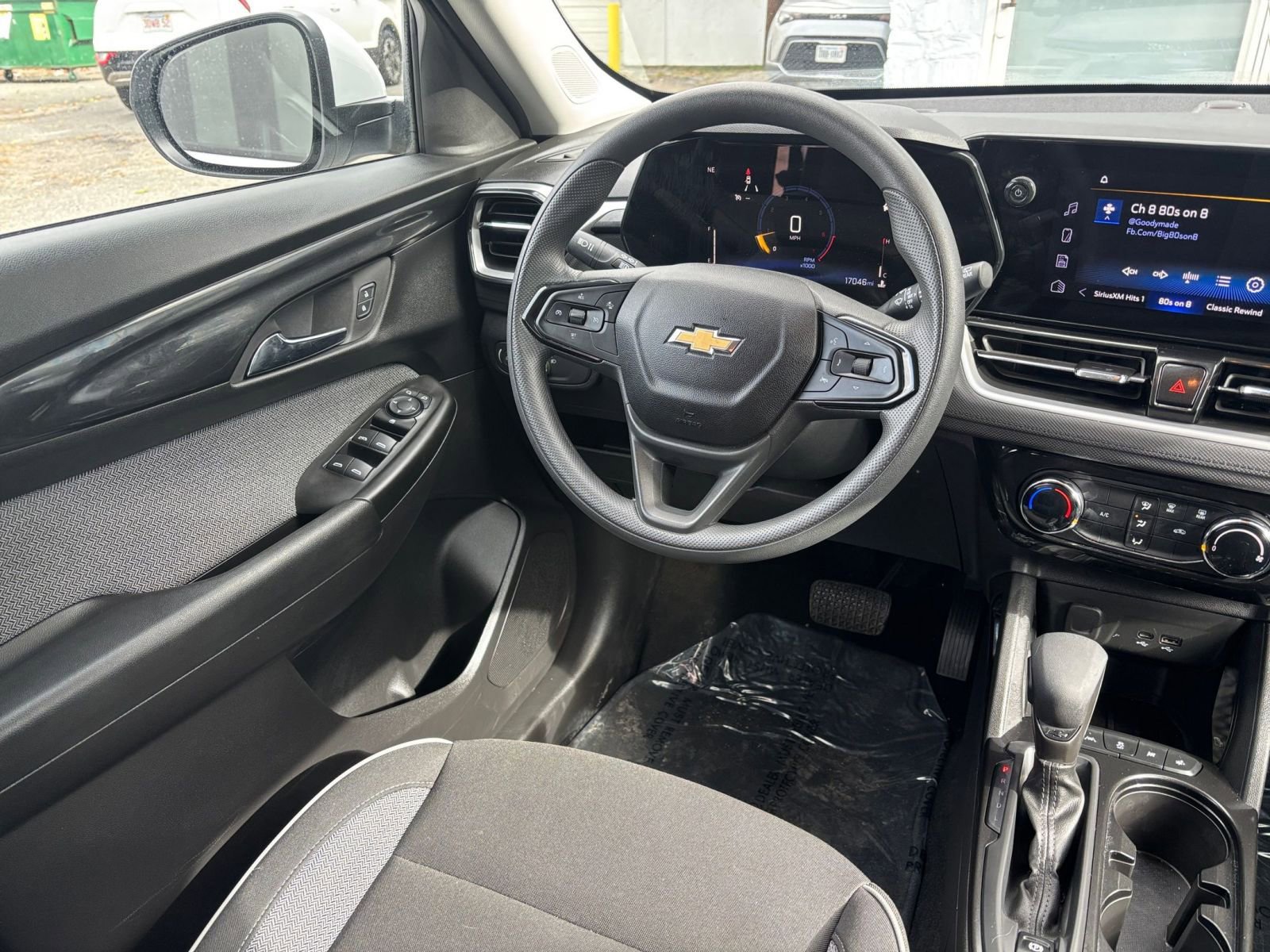 Used 2025 Chevrolet TrailBlazer LT image 30