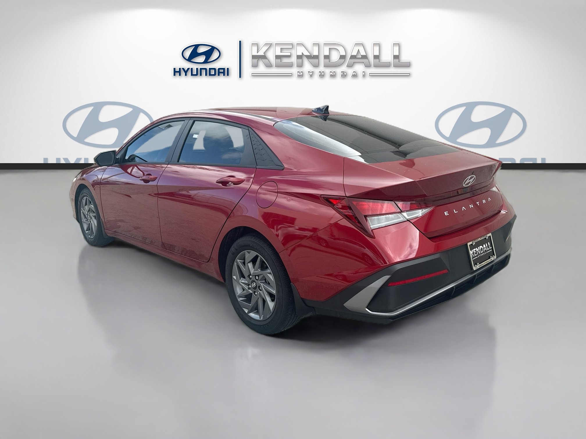 Used 2024 Hyundai Elantra SEL FWD image 4