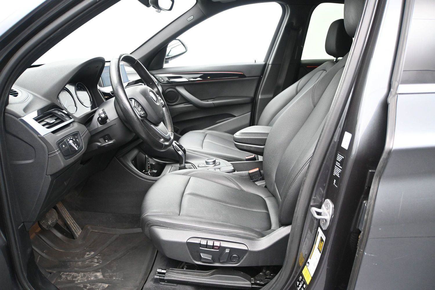 Used 2020 BMW X1 xDrive28i w/ Convenience Package AWD/4WD image 6