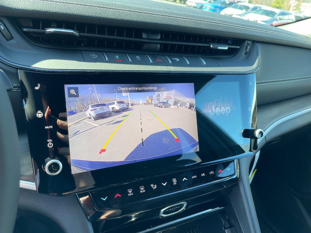 New 2026 Jeep Grand Cherokee Altitude AWD/4WD image 18