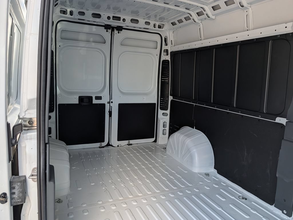 Used 2026 RAM ProMaster 2500 w/ Convenience Group FWD image 17