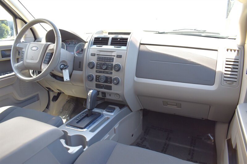 Used 2009 Ford Escape 2WD Hybrid image 12