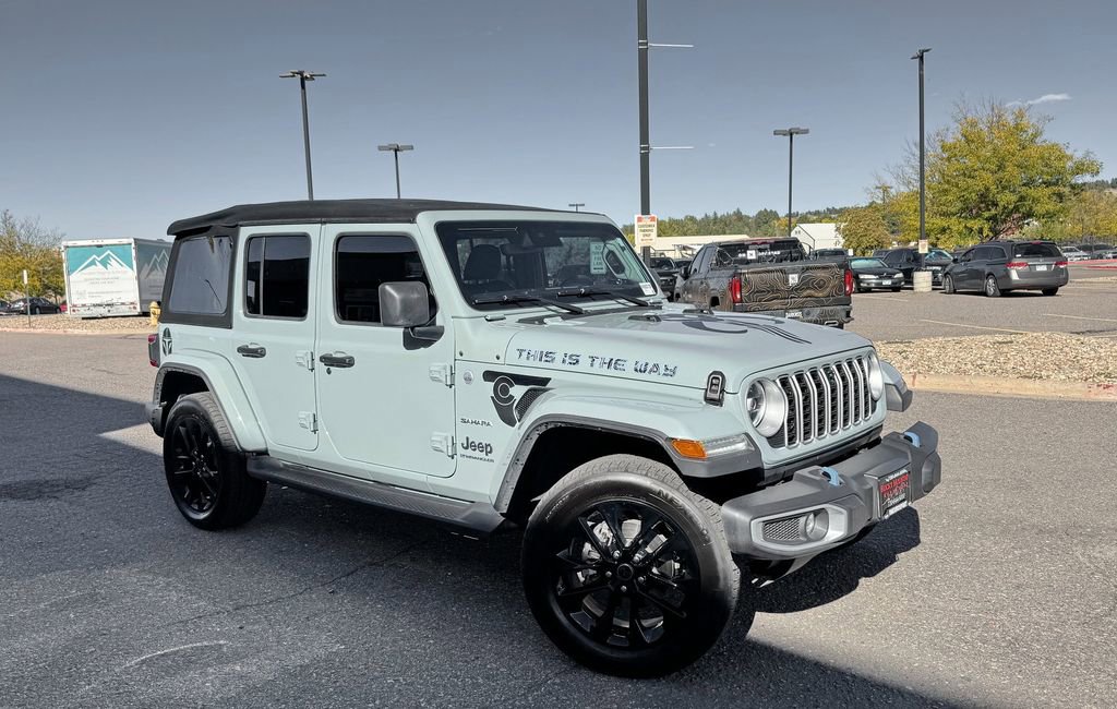 Used 2024 Jeep Wrangler Unlimited Sahara w/ Technology Group image 2