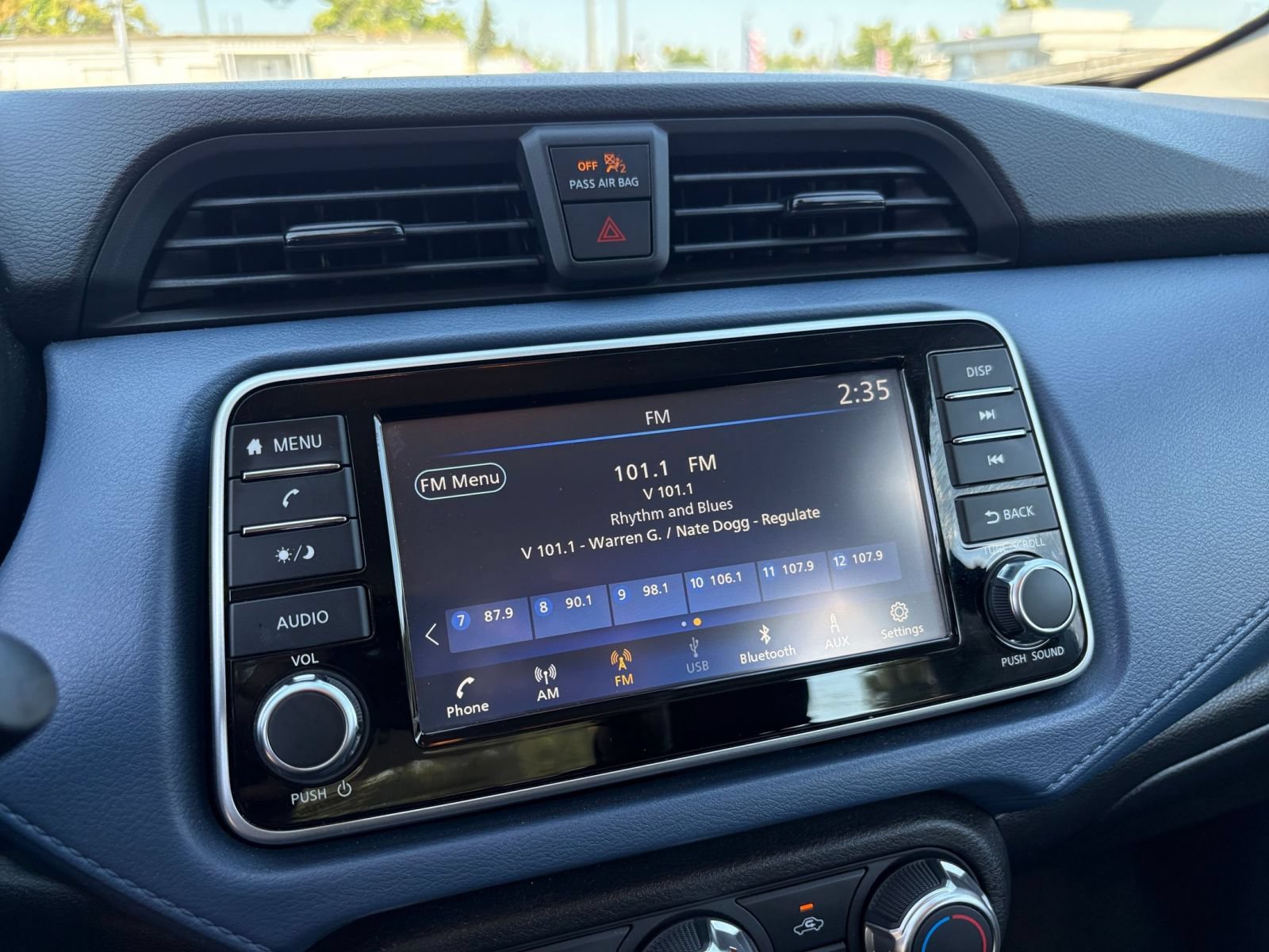 Used 2025 Nissan Versa SV FWD image 20