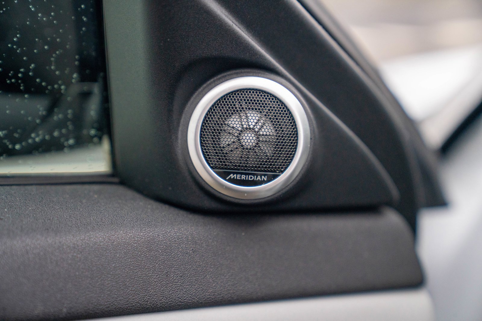 Used 2020 Land Rover Range Rover Evoque First Edition image 11