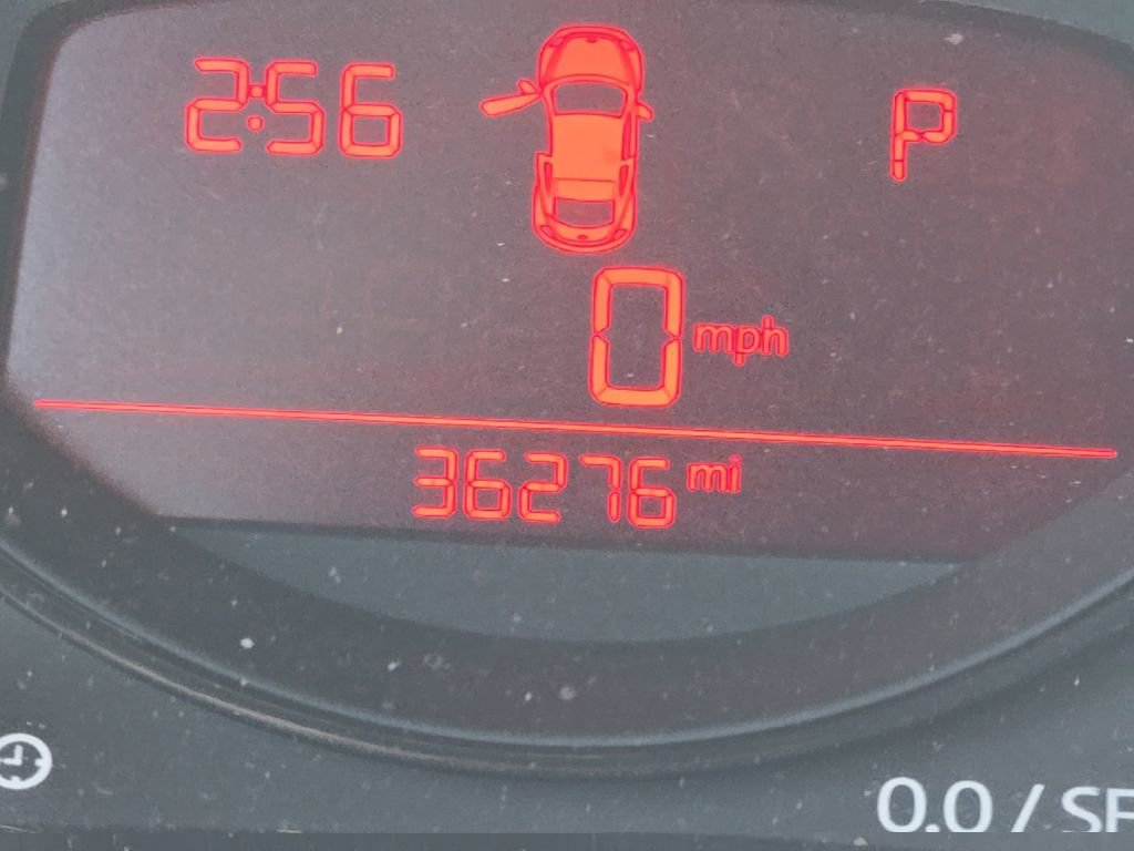 Used 2013 Volkswagen Beetle 2.5 image 1