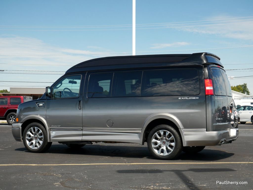 Used 2023 GMC Savana 2500 image 10