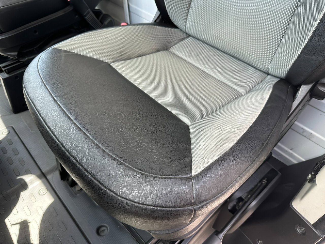 Used 2018 RAM ProMaster 3500 w/ Interior Convenience Group image 24