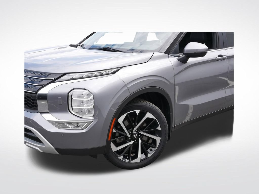 Used 2023 Mitsubishi Outlander SE AWD/4WD image 27
