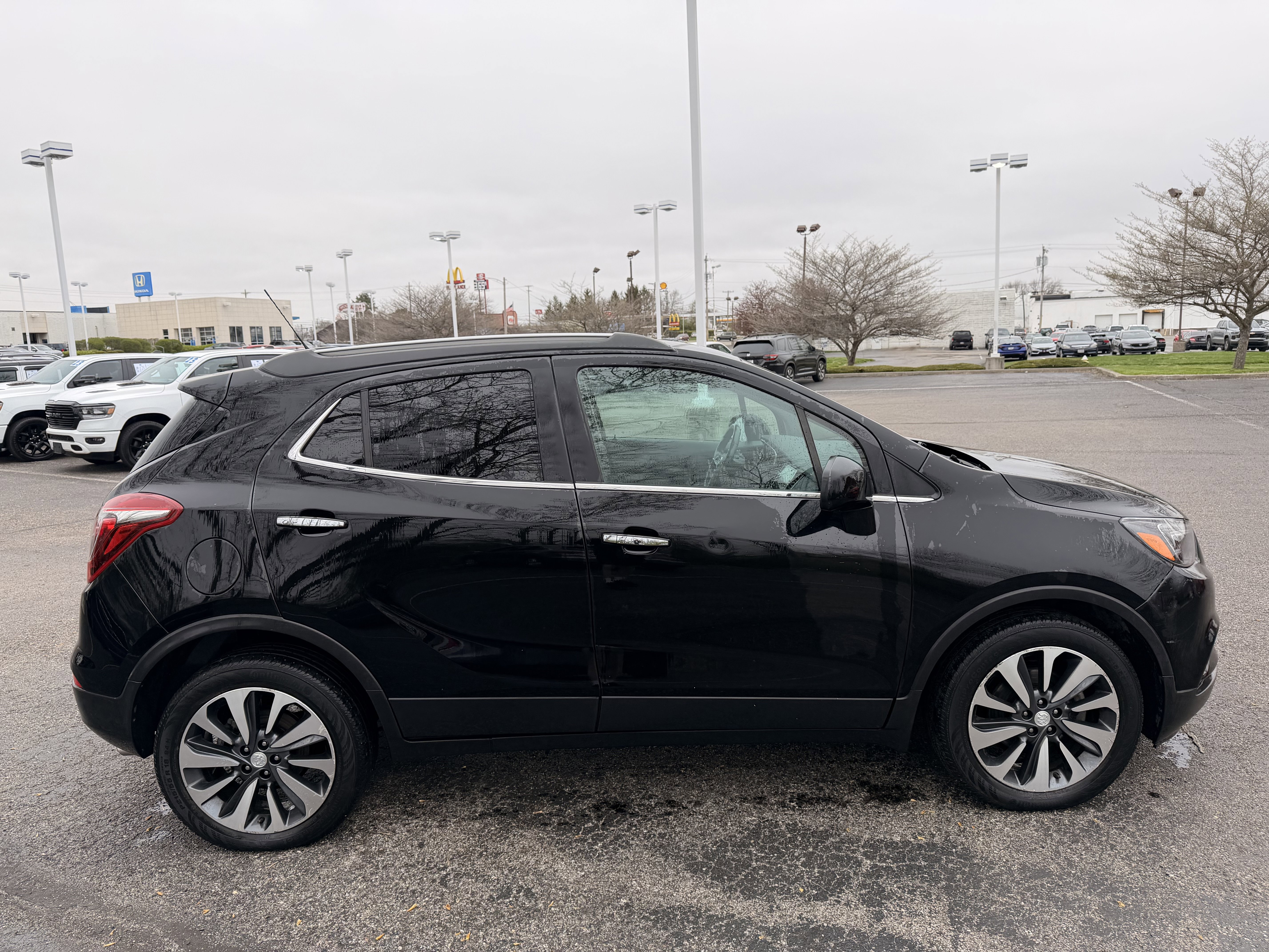 Used 2021 Buick Encore Preferred w/ Safety Package FWD image 2
