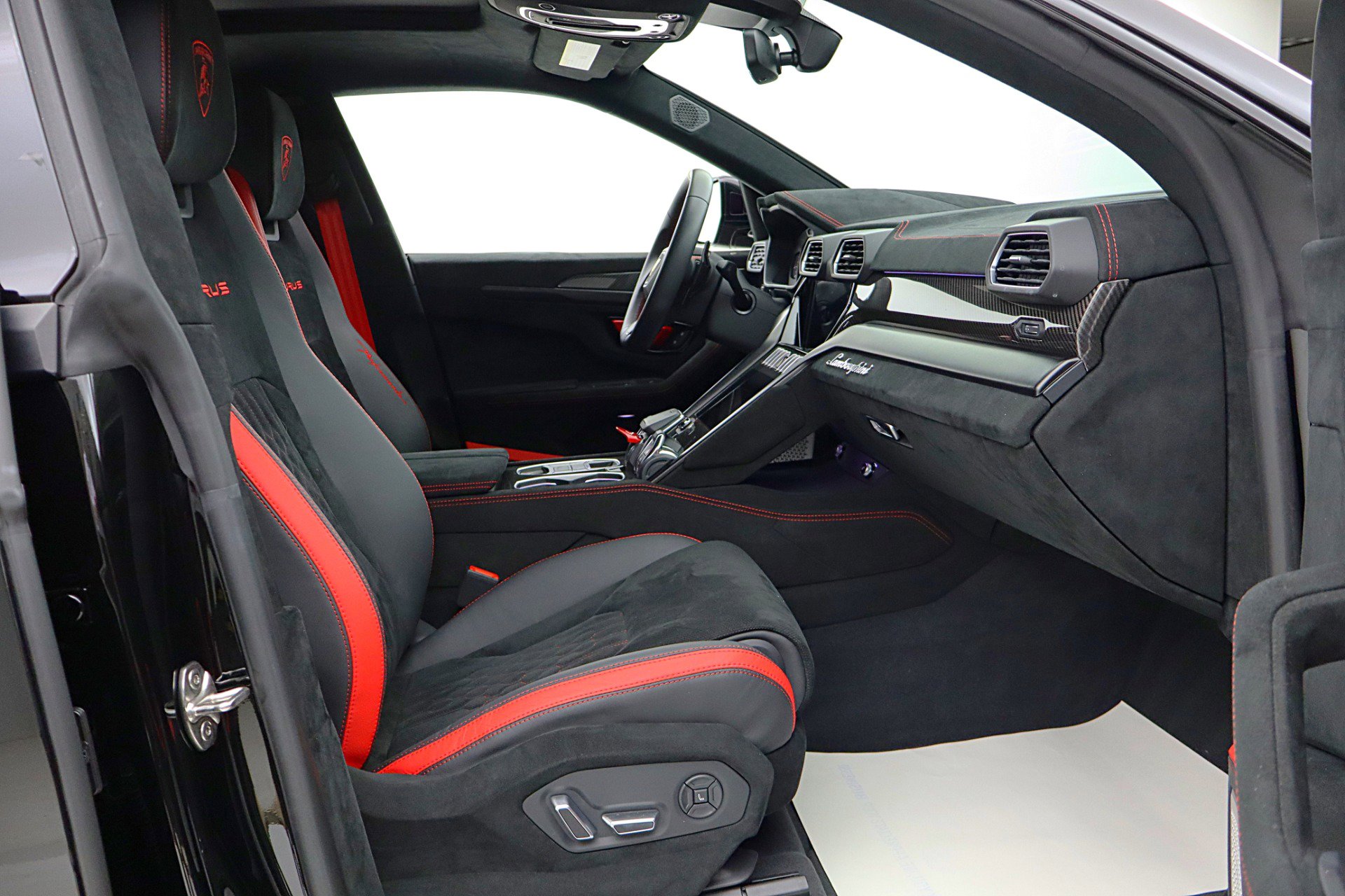 Used 2024 Lamborghini Urus Performante image 46