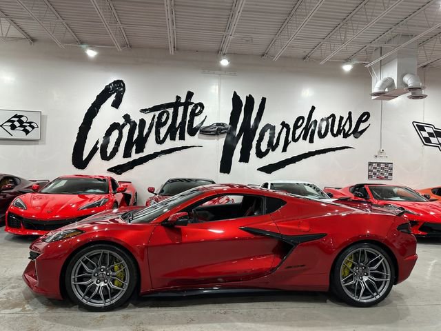 Used 2024 Chevrolet Corvette Z06 RWD image 30