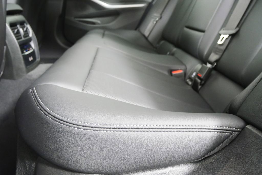 Certified 2025 BMW 330i Sedan image 14