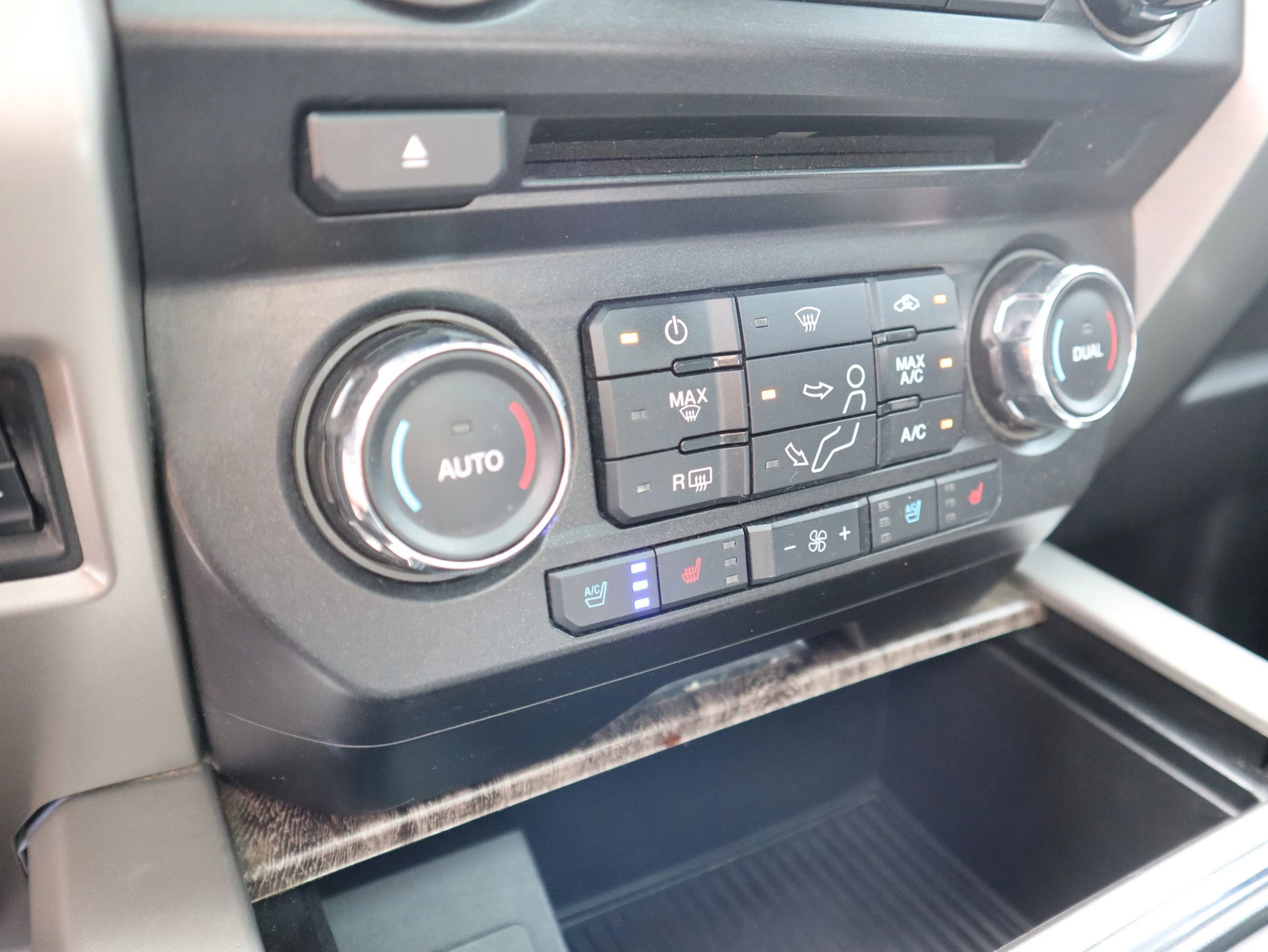 Used 2018 Ford F250 Lariat w/ Lariat Ultimate Package image 19