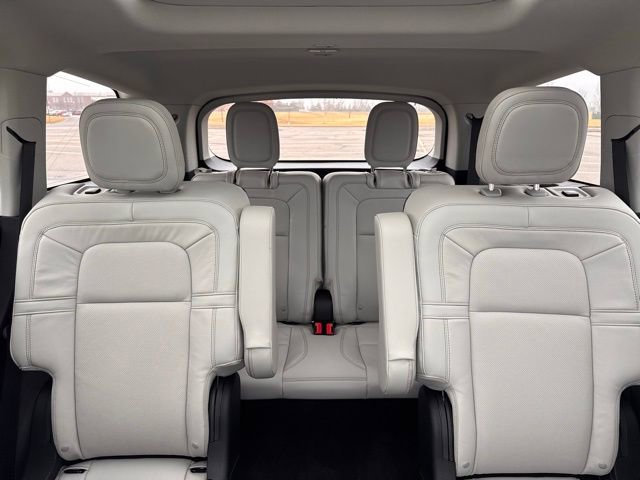 Used 2025 Lincoln Aviator Reserve w/ Illumination Package image 25