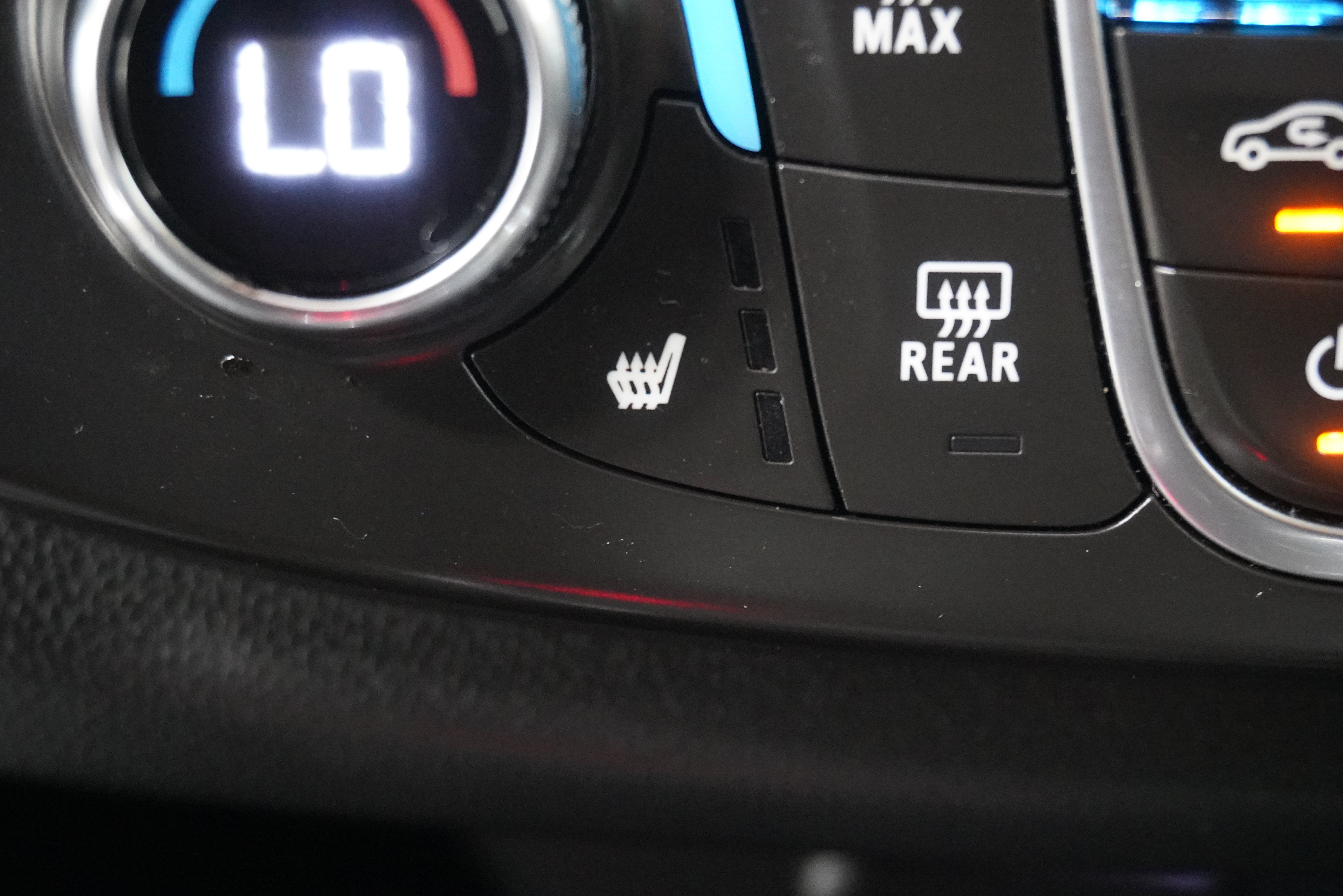Used 2020 Chevrolet Traverse LT FWD image 23
