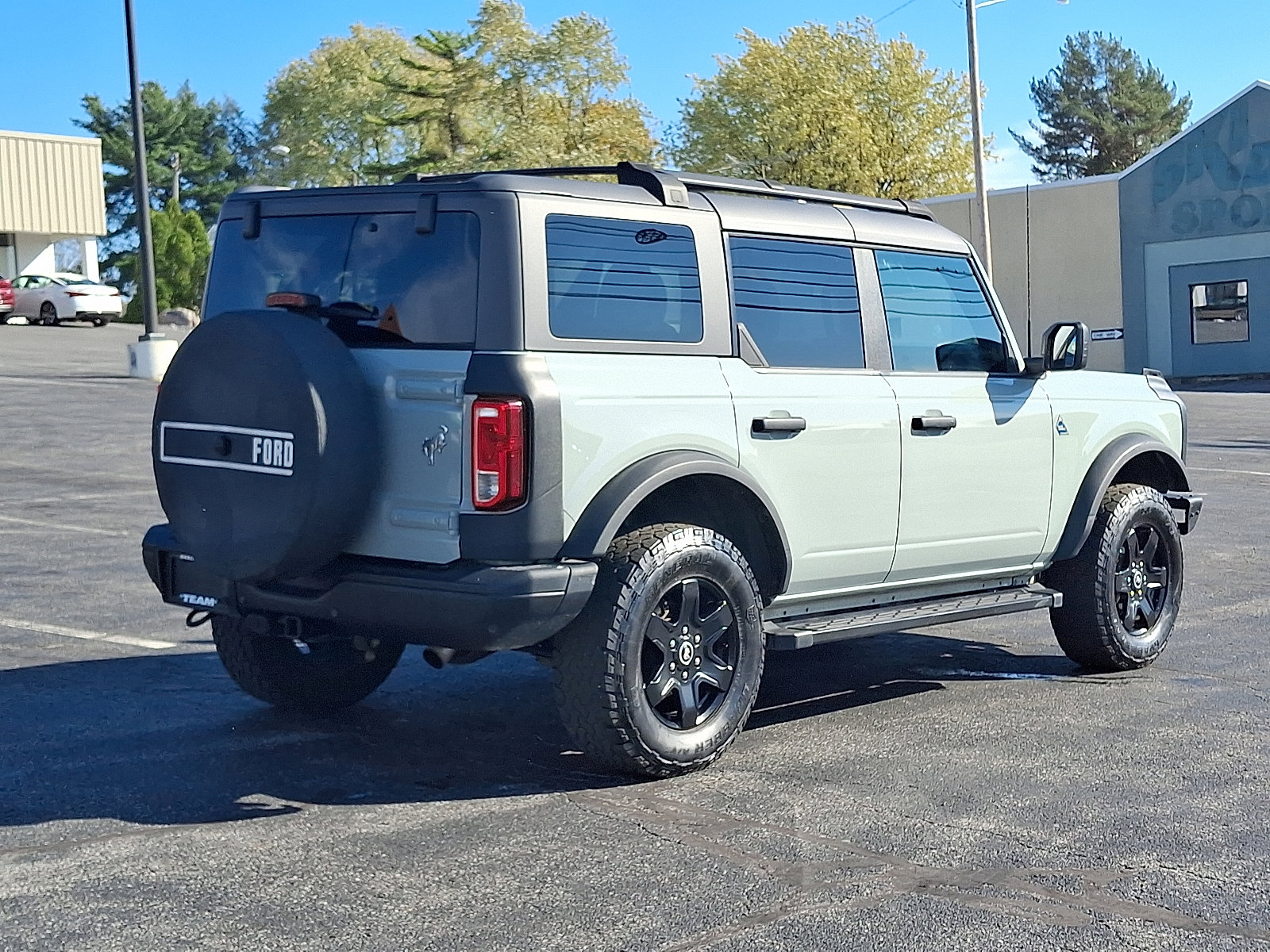 Used 2022 Ford Bronco Black Diamond image 8