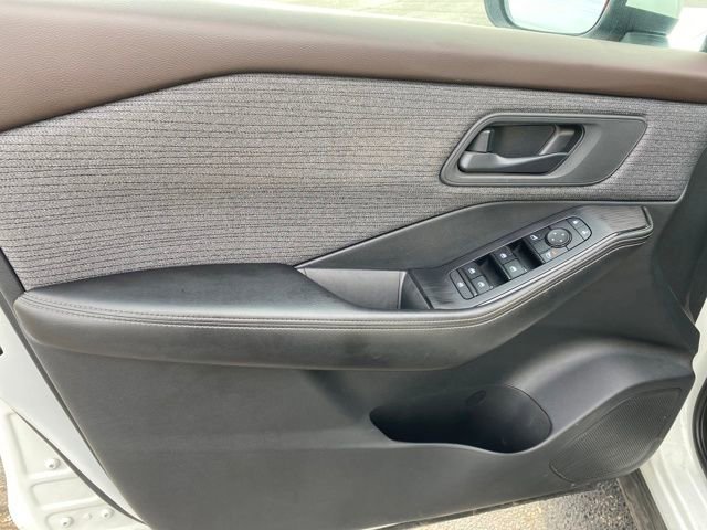 Used 2021 Nissan Rogue S image 14