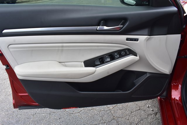Used 2020 Nissan Altima 2.5 Platinum FWD image 12