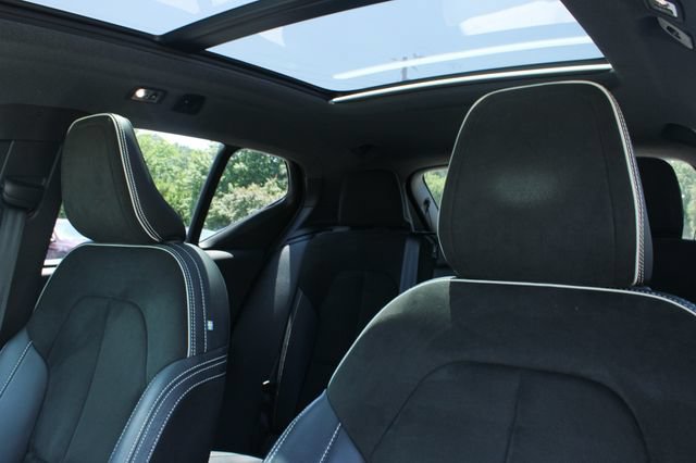 Used 2021 Volvo XC40 T5 R-Design w/ Advanced Package AWD/4WD image 15
