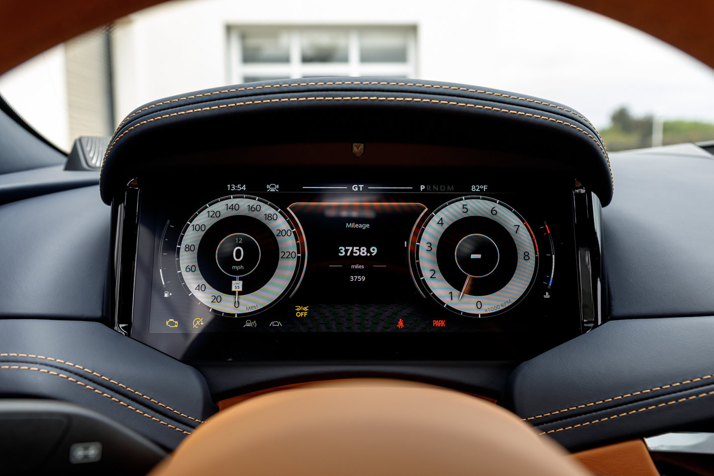 Used 2025 Aston Martin DB12 Coupe image 37