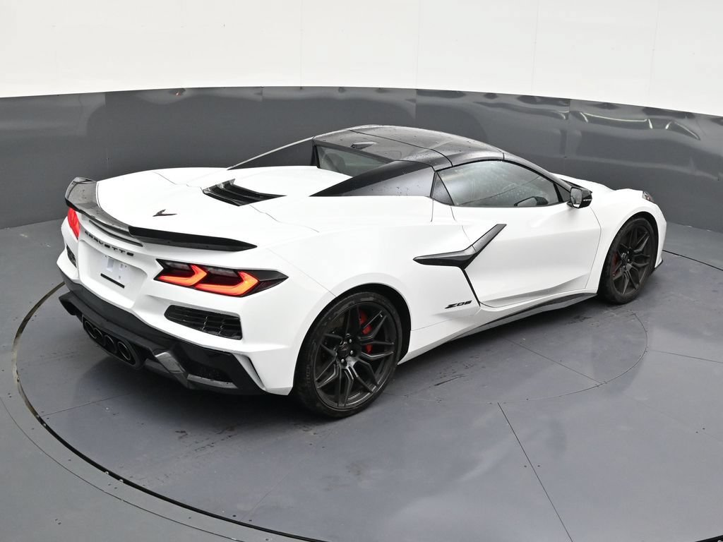 Used 2026 Chevrolet Corvette Z06 RWD image 16